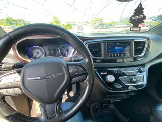 2020 Chrysler Pacifica 35th Anniversary Touring L - Interior Full Dashboard Image